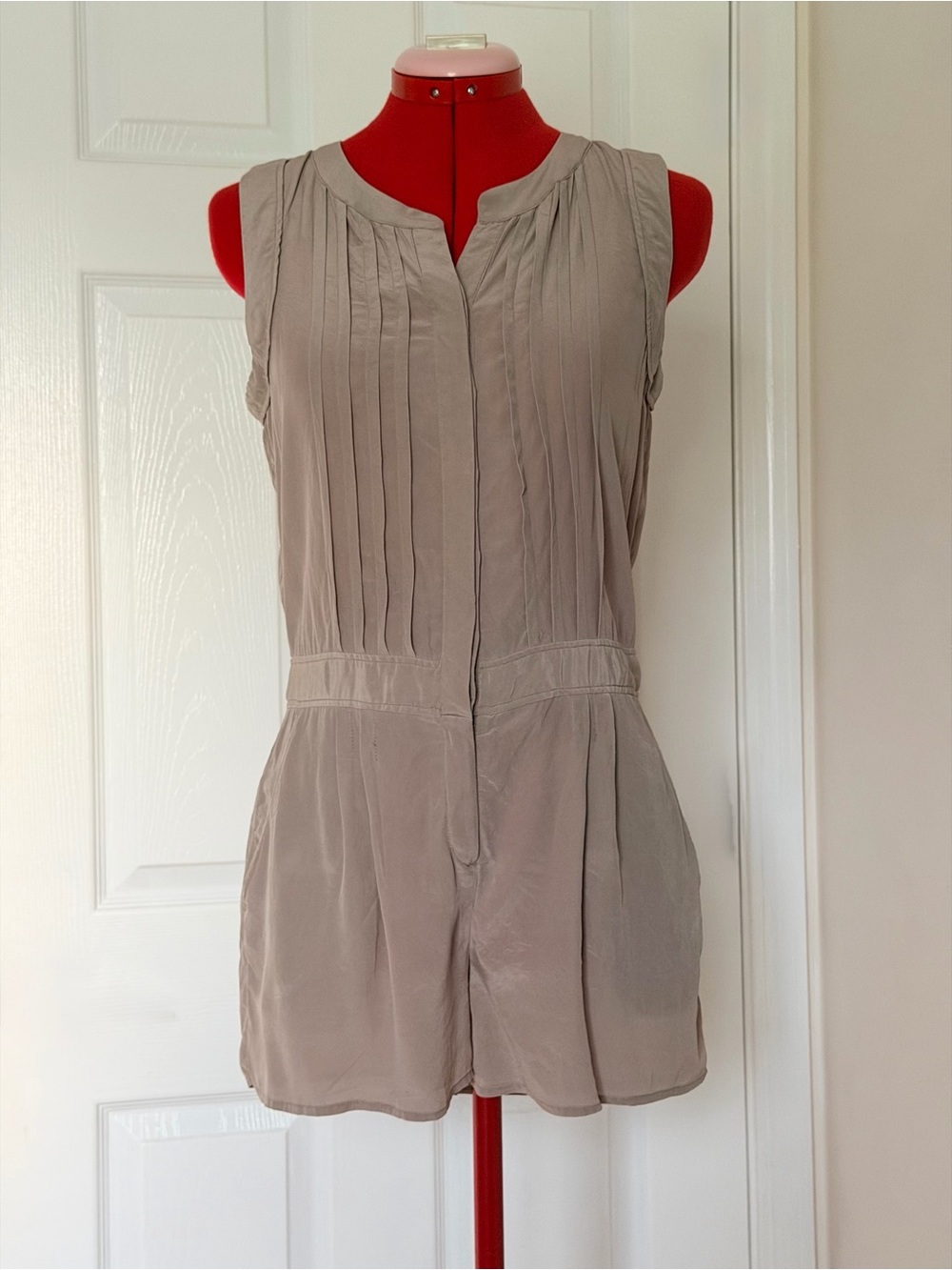 Y2K BCBGMAXAZRIA Paloma 100% Silk Pleated Romper Jumpsuit Hazelnut XS-S